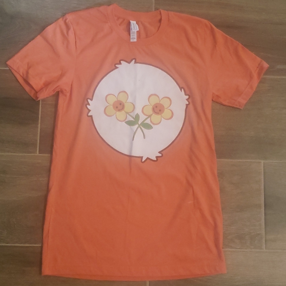 Friendship bear Unisex tee size small.